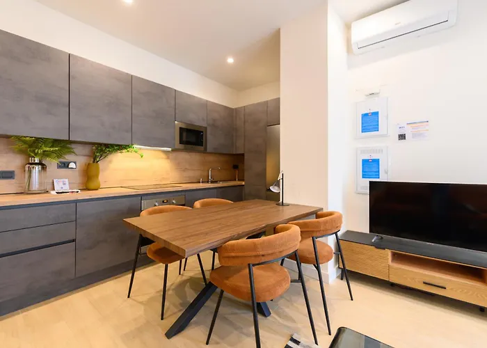 Tu hogar en la ciudad piso de 3 habitaciones 3 baños y todo el confort moderno Madrid AGU230